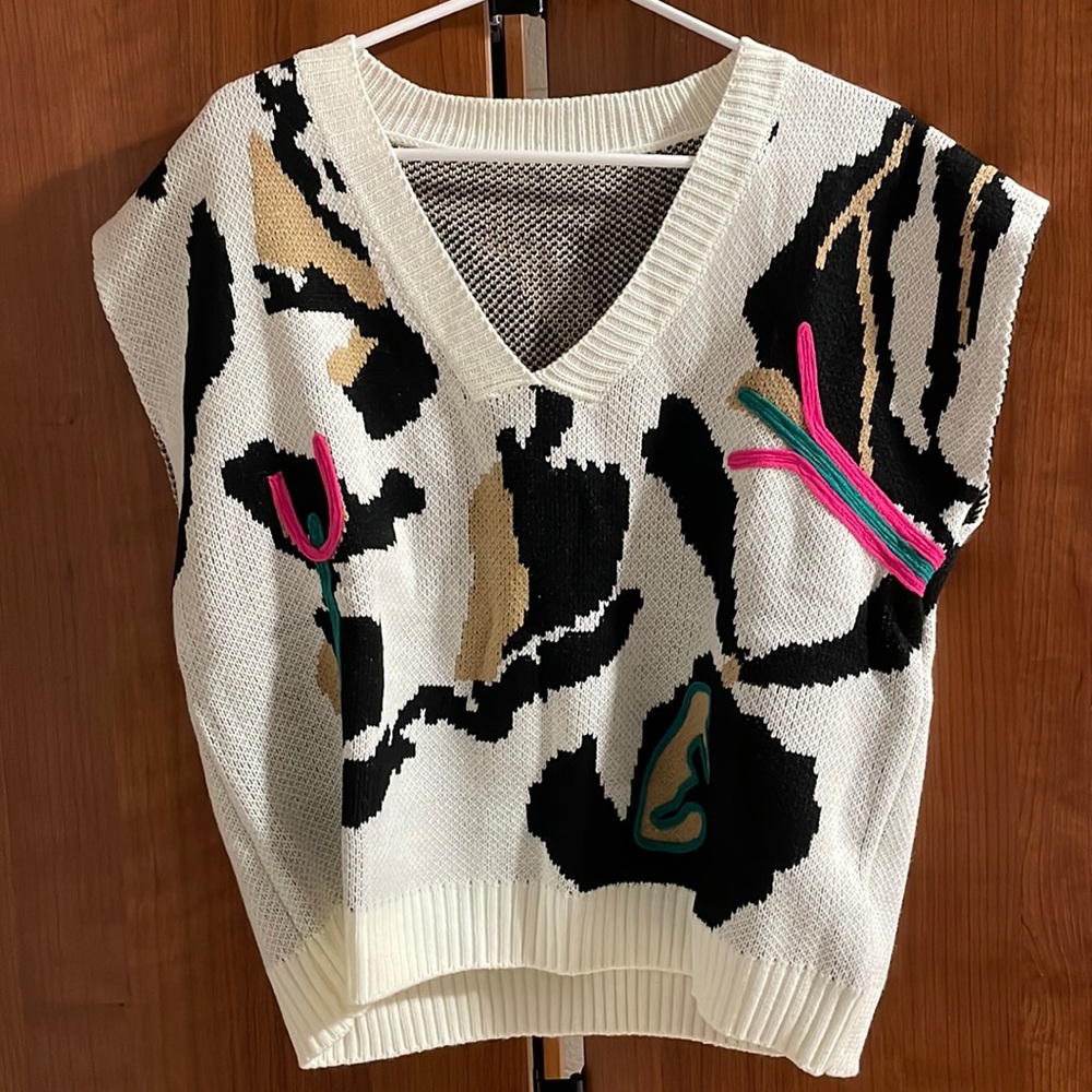 Multicolor Printed Sweater Vest